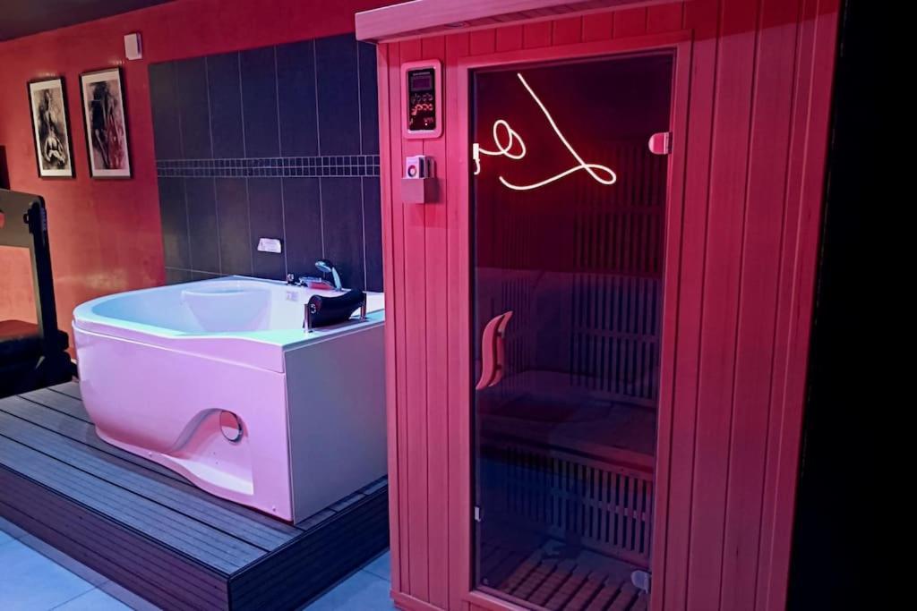 Appartement Balneo Et Sauna Prives The Red Room 莫吉奥 外观 照片