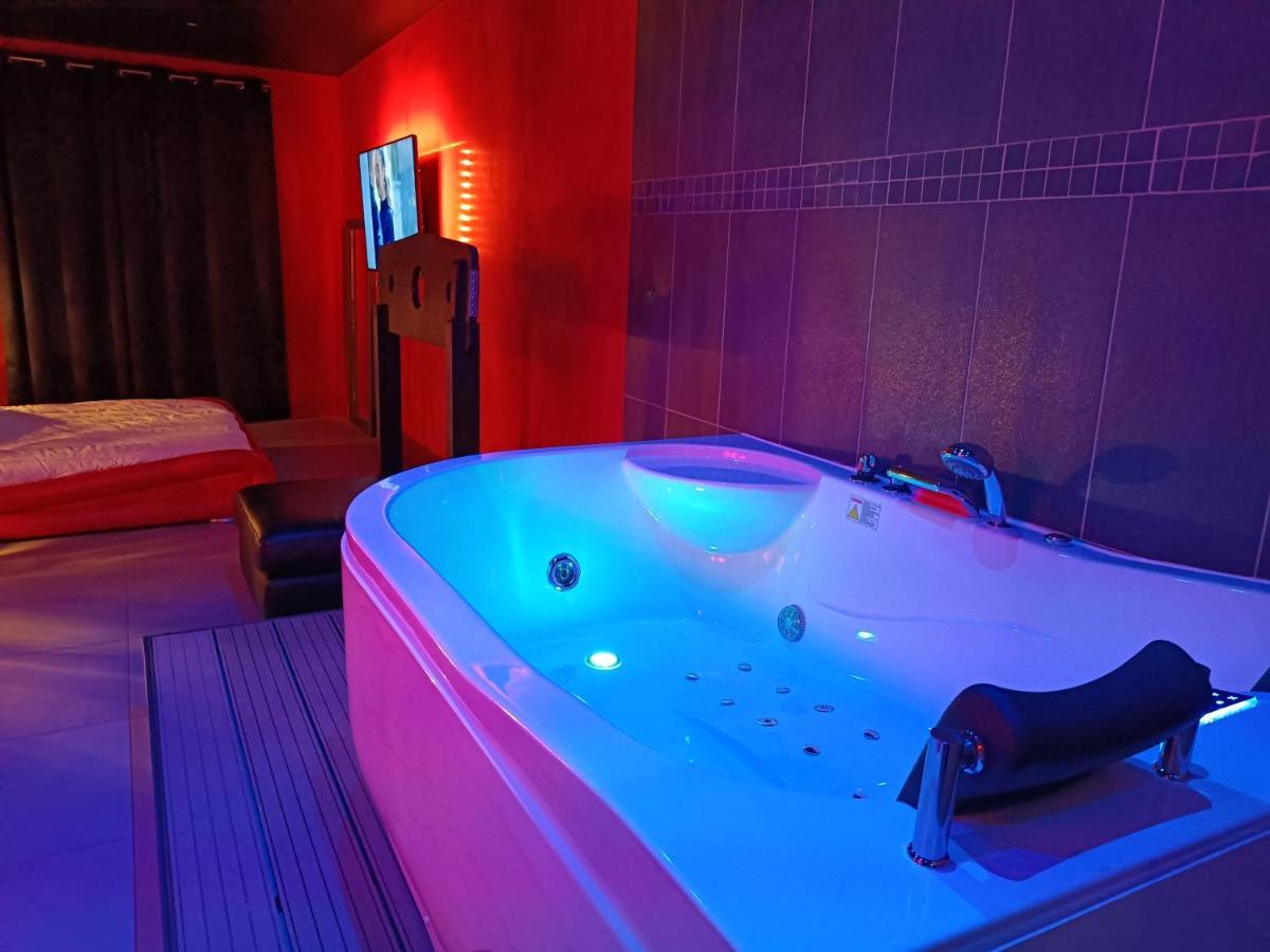 Appartement Balneo Et Sauna Prives The Red Room 莫吉奥 外观 照片