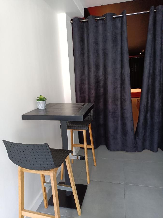 Appartement Balneo Et Sauna Prives The Red Room 莫吉奥 外观 照片